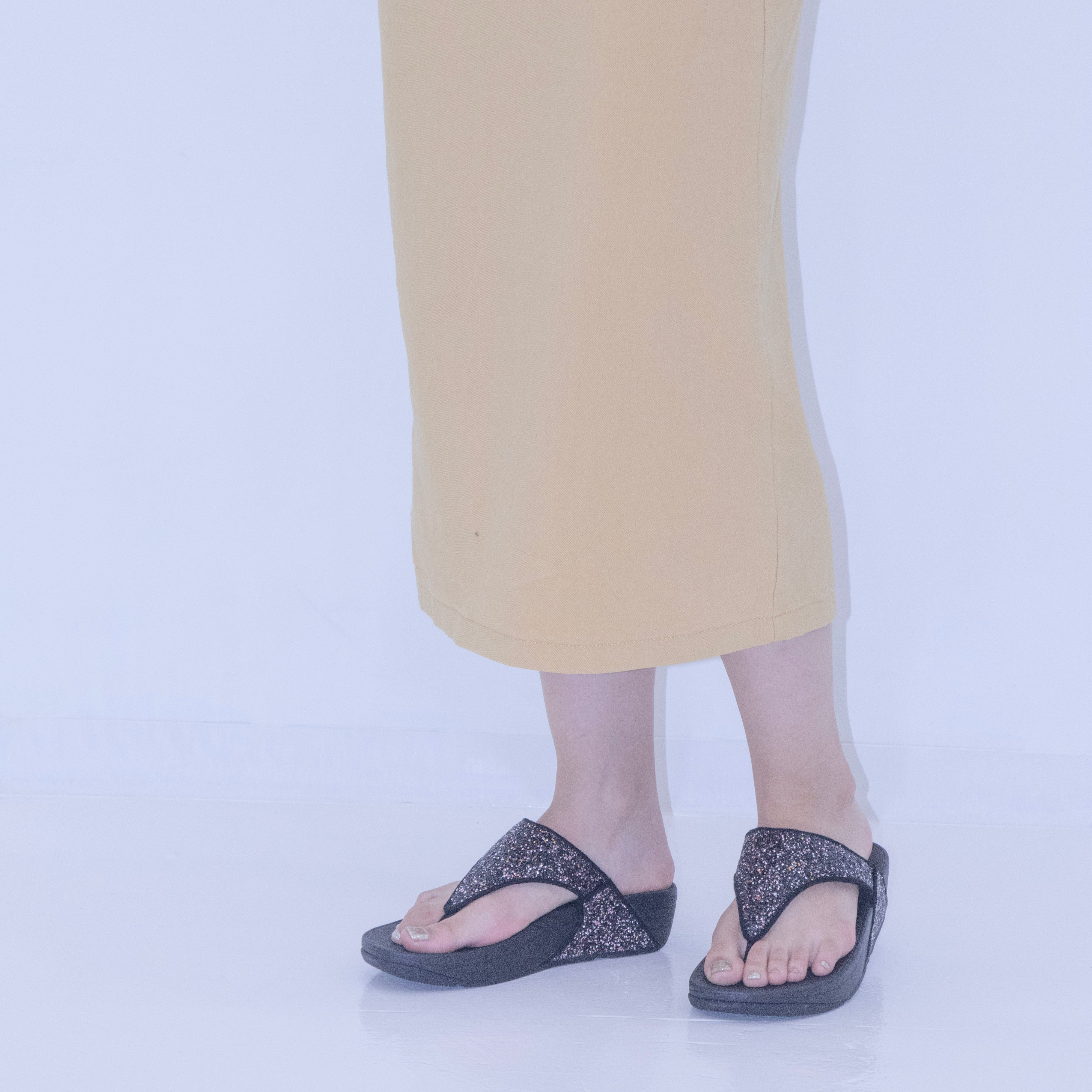 LULU GLITTER TOE-THONGS（サンダル）｜fitflop（フィット
